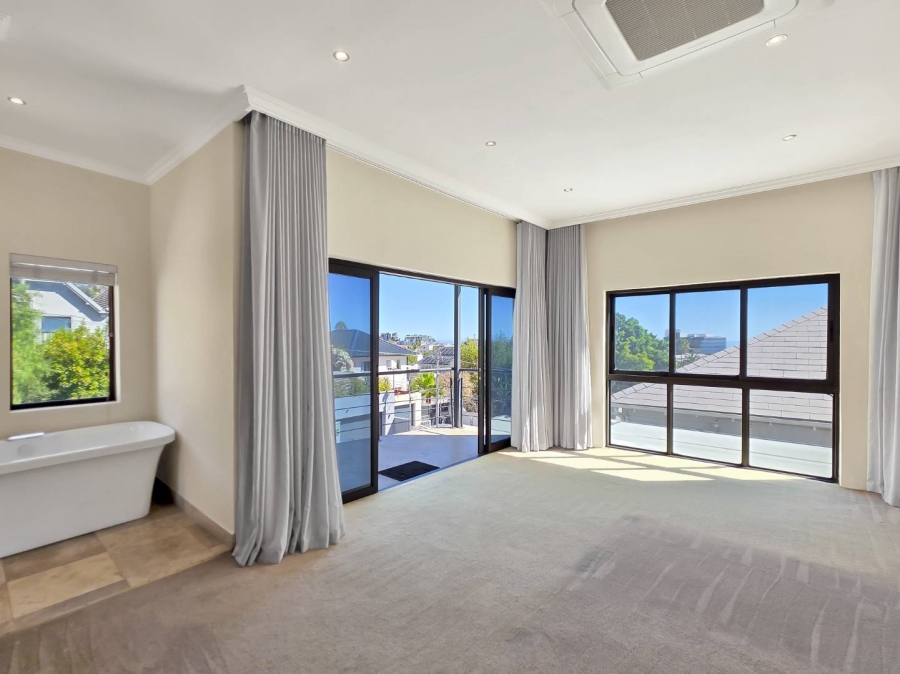 3 Bedroom Property for Sale in Fresnaye Western Cape